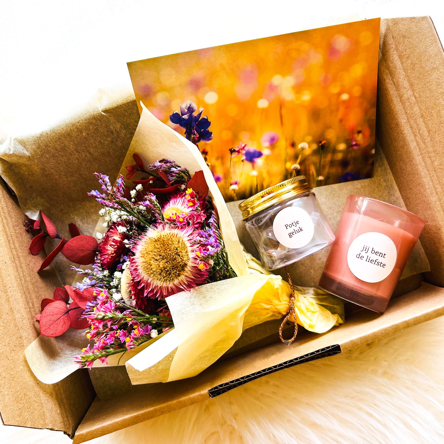 Cadeaubox met droogbloemen